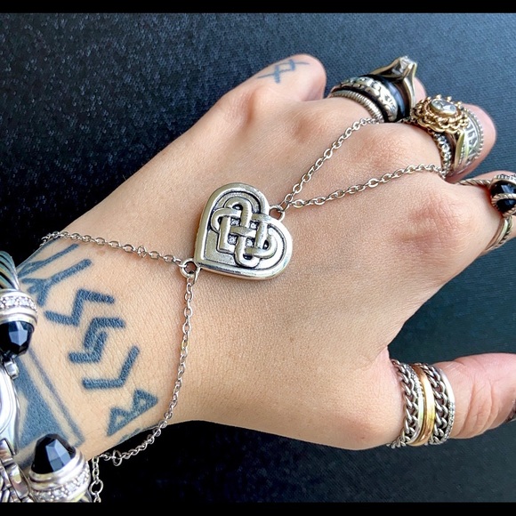 π΄ SALE ! red dot items are 2 for $25 . Bundle more than 3 and its $10 each π - Picture 5 of 13